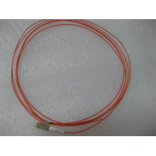 Cordons de Patch de fibre optique-LC / PC Multimode 50/125 Pigtail 900um
